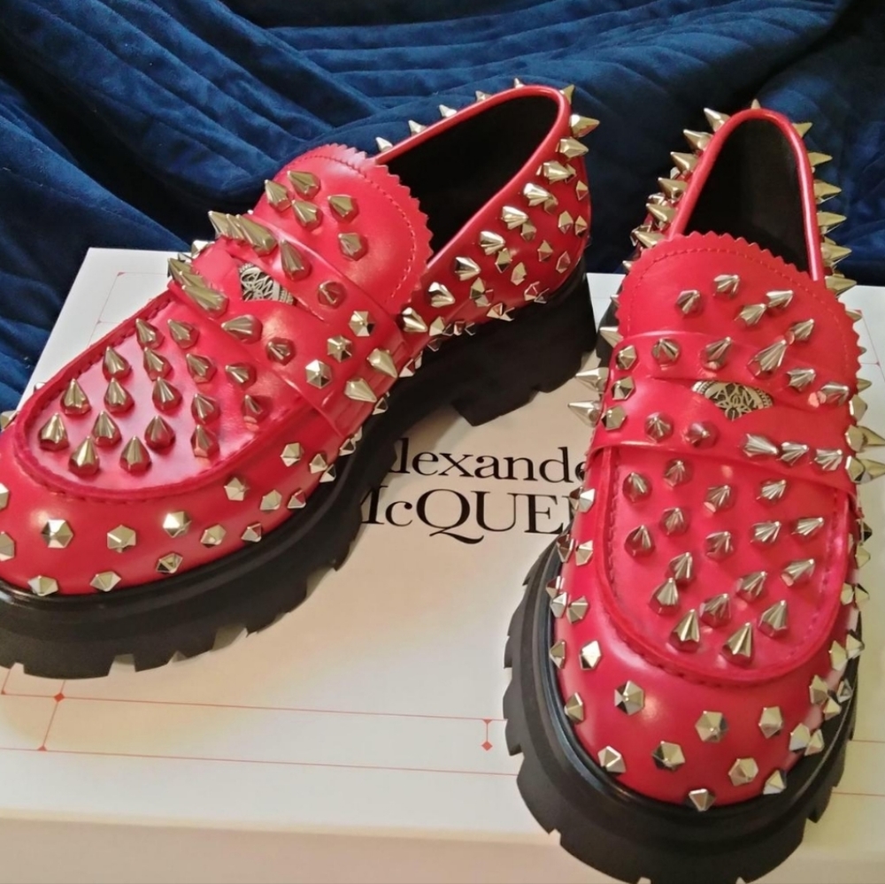 MCQUEEN SPIKY LOAFER